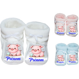 chaussons-bébé-personnalisé-blanc-bleu-ou-rose-cochon-prénom
