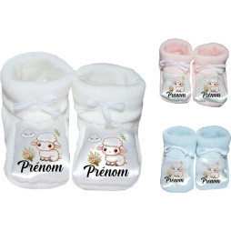 chaussons-bébé-personnalisé-blanc-bleu-ou-rose-mouton-prénom