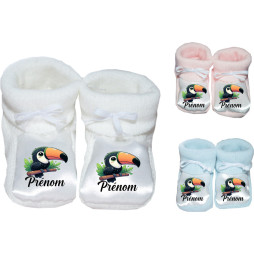 chaussons-bébé-personnalisé-blanc-bleu-ou-rose-toucan-prénom