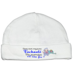 bonnet-naissance-personnalisé-dans-mon-royaume-enchanté