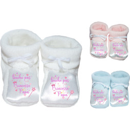 chaussons-bébé-personnalisés-on-ne-touche-pas-a-la-princesse-de-papa
